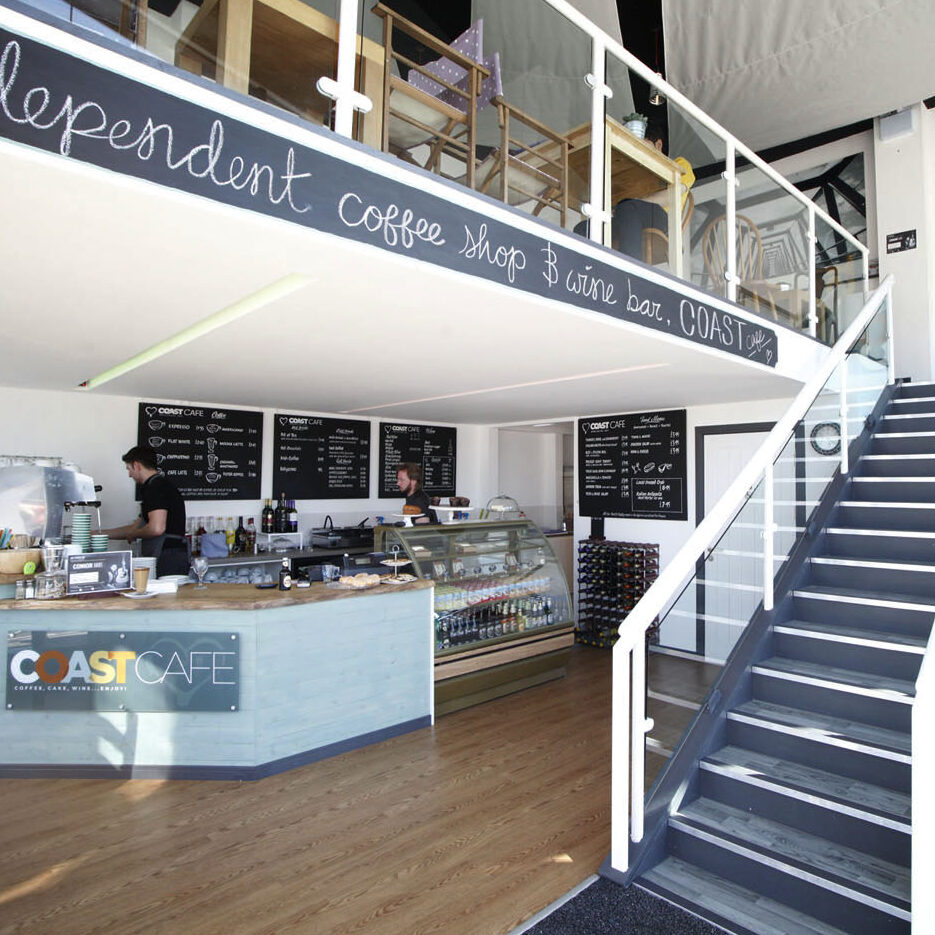 Coastal cafe and dining at Swansea Marina